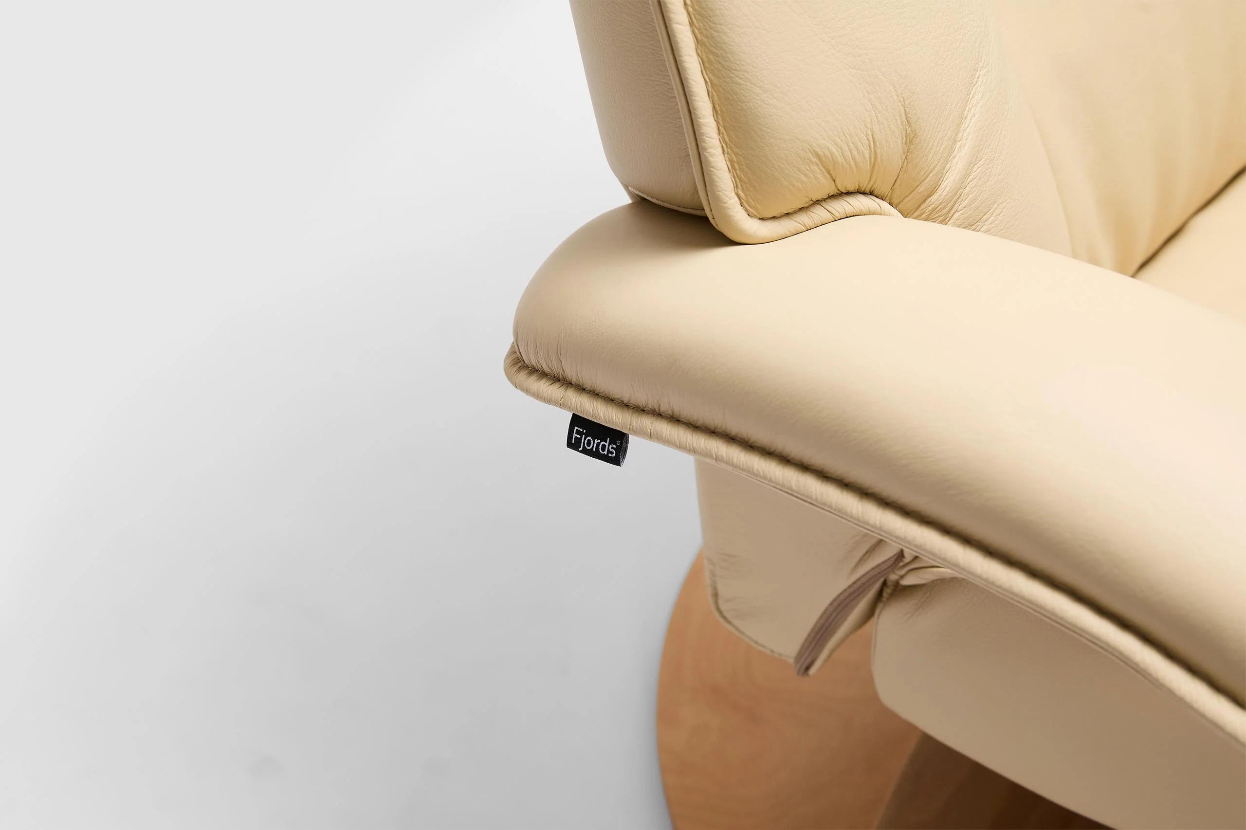 Admiral Fjords Large Recliner Chair + Footstool - Image 12