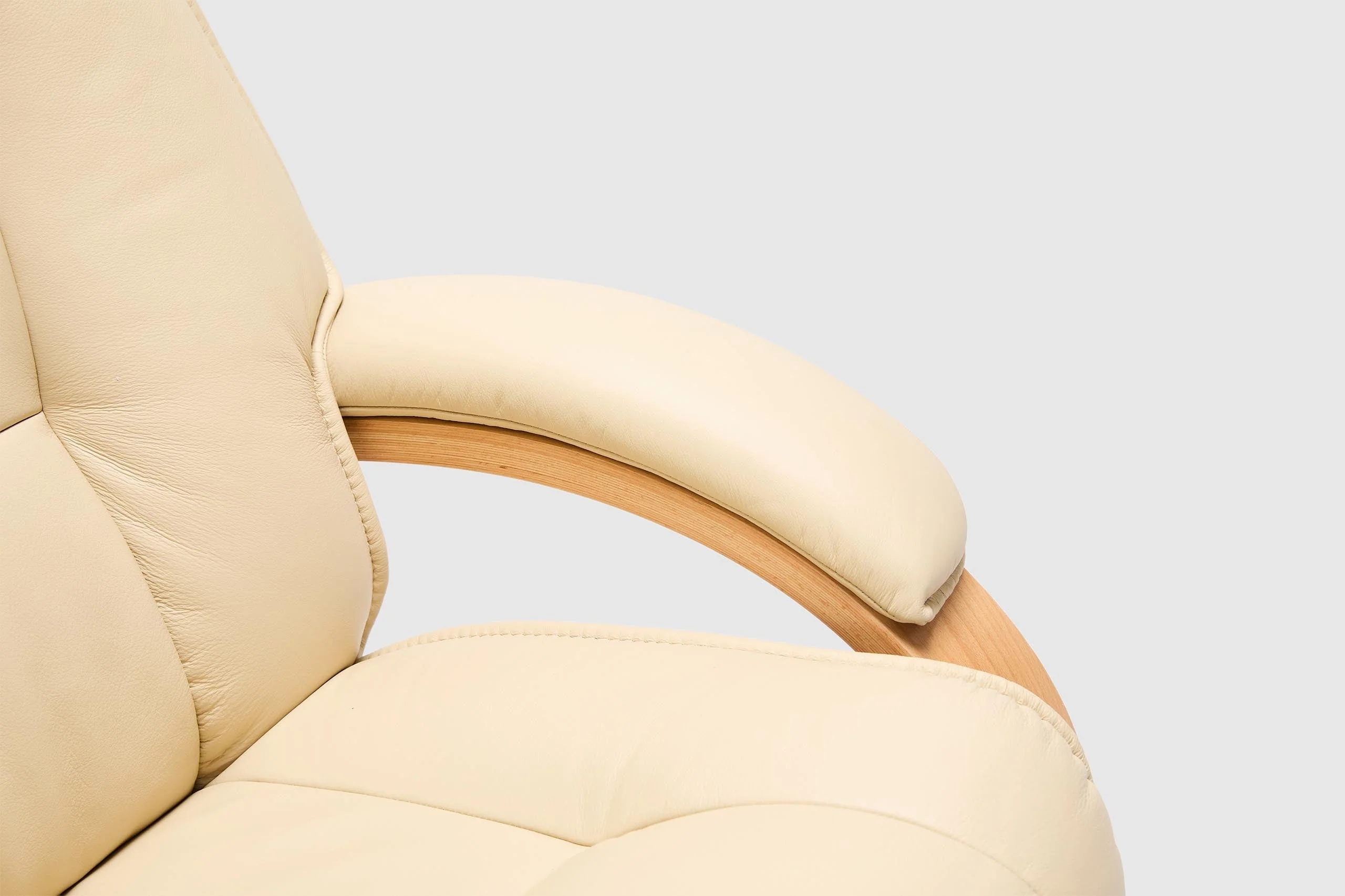 Admiral Fjords Large Recliner Chair + Footstool - Image 13