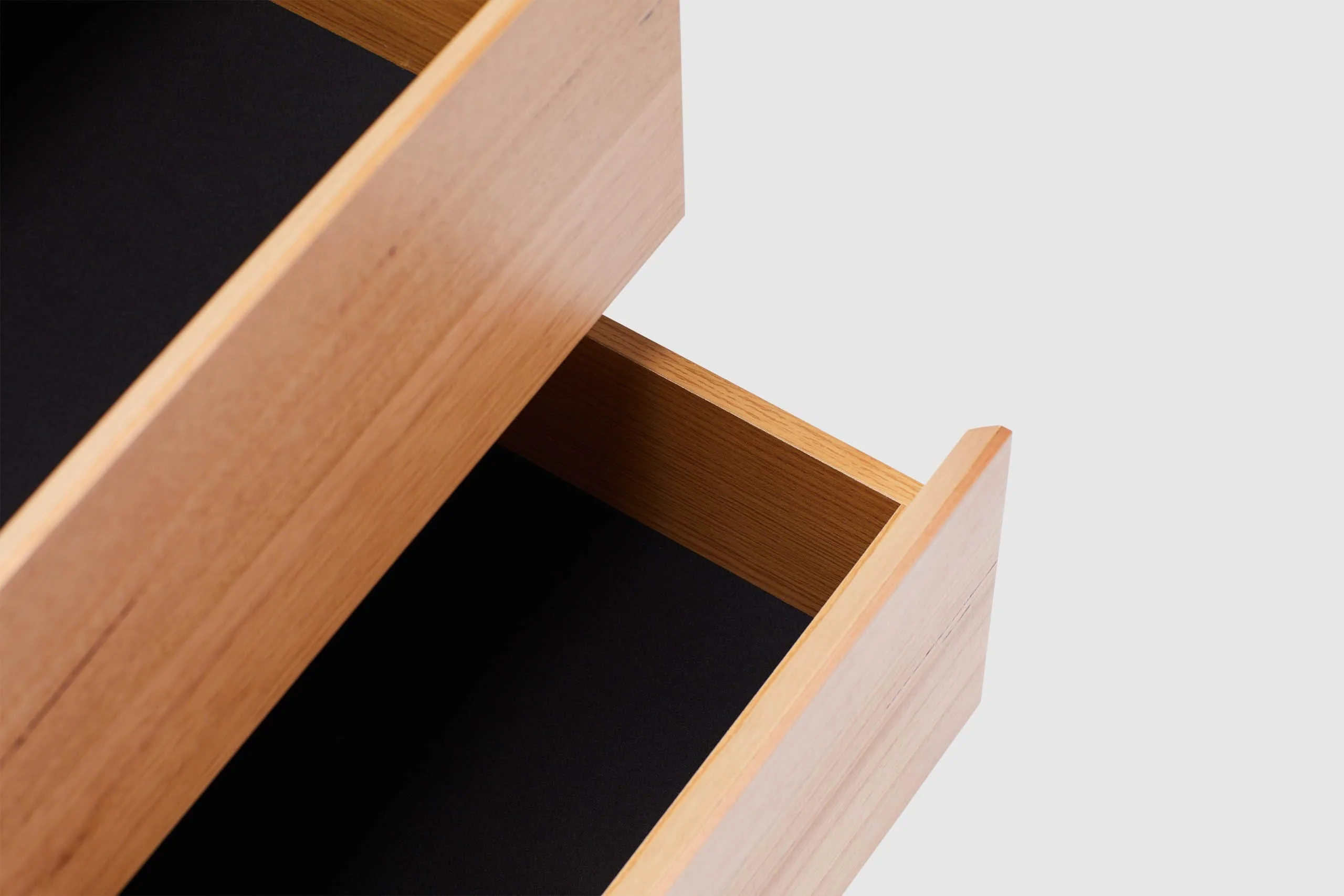 Dante Dresser - Image 10