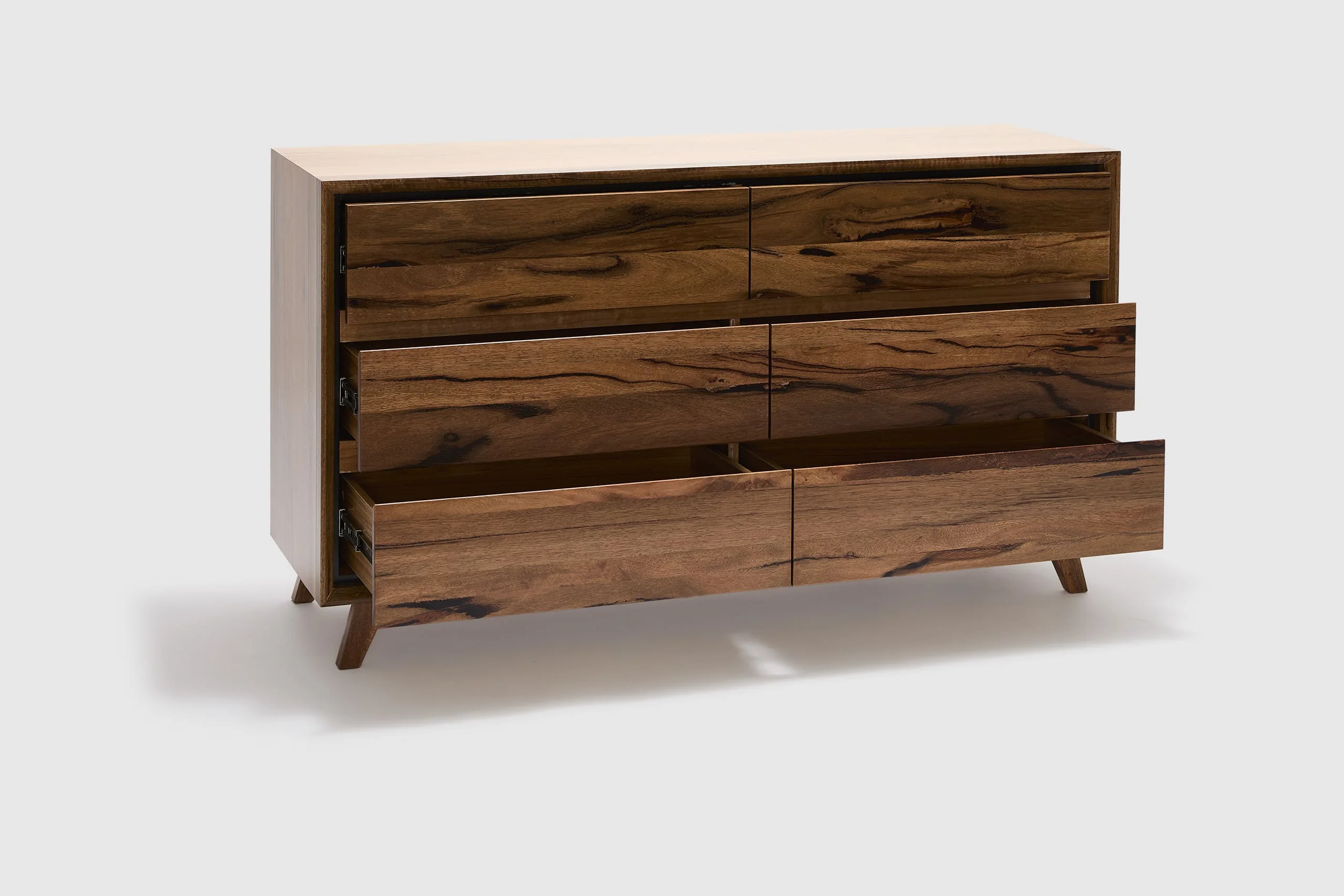 Kelsey Dresser - Image 4