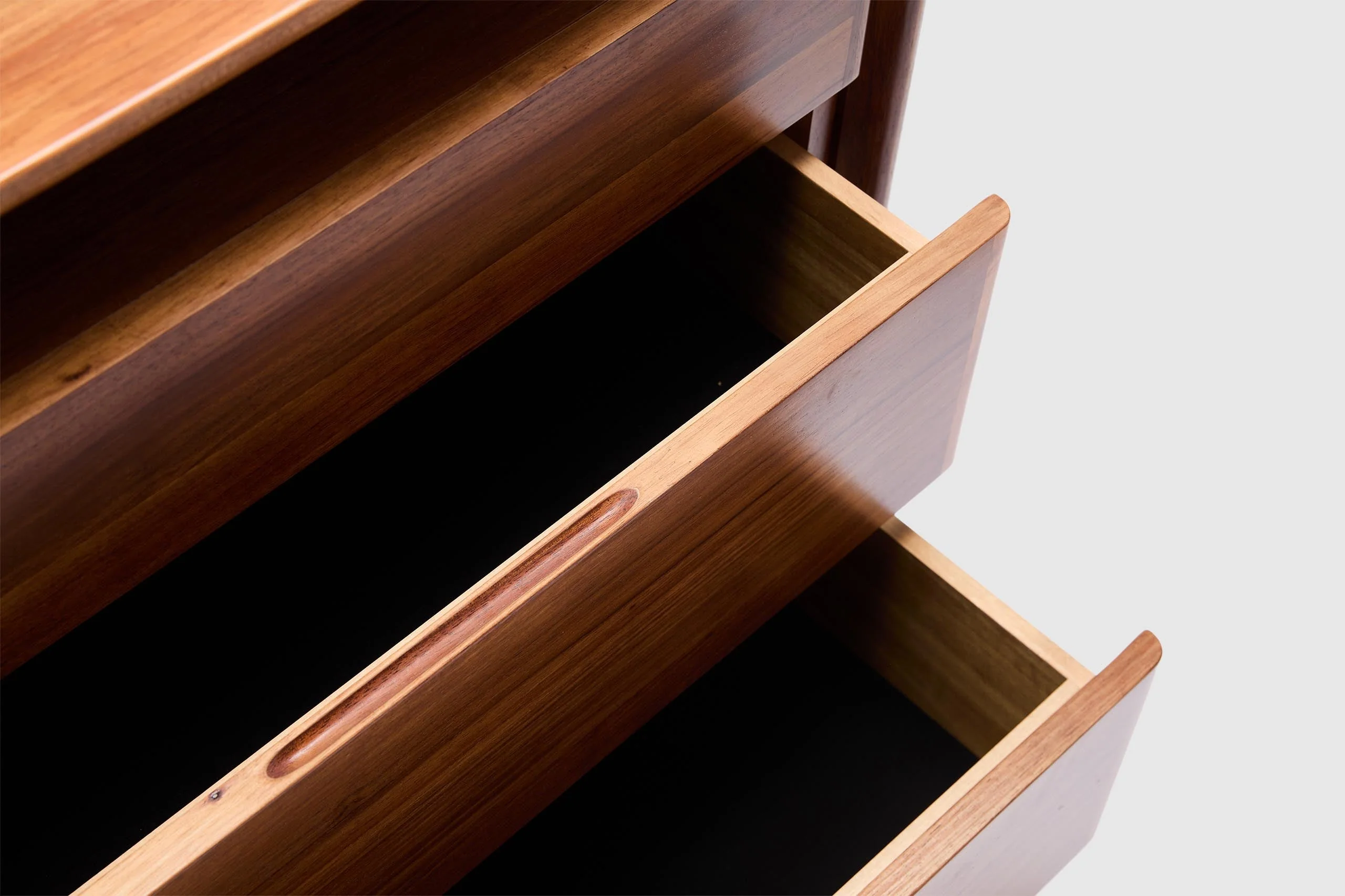 Mandolin Dresser - Image 11