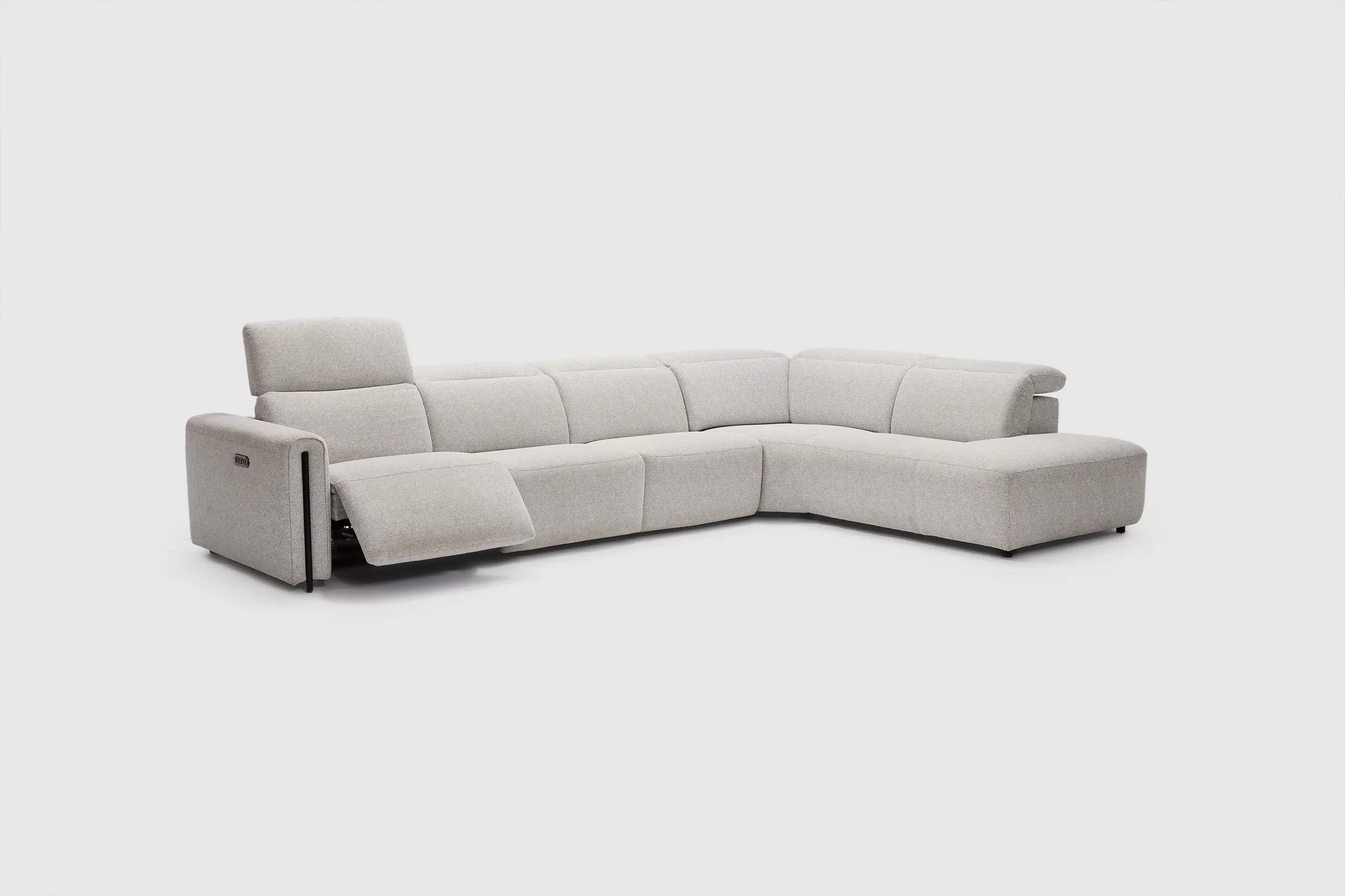 Midas 3.5 Seater Electric Recliner With Adjustable Headrests And Corner Terminal - Image 6