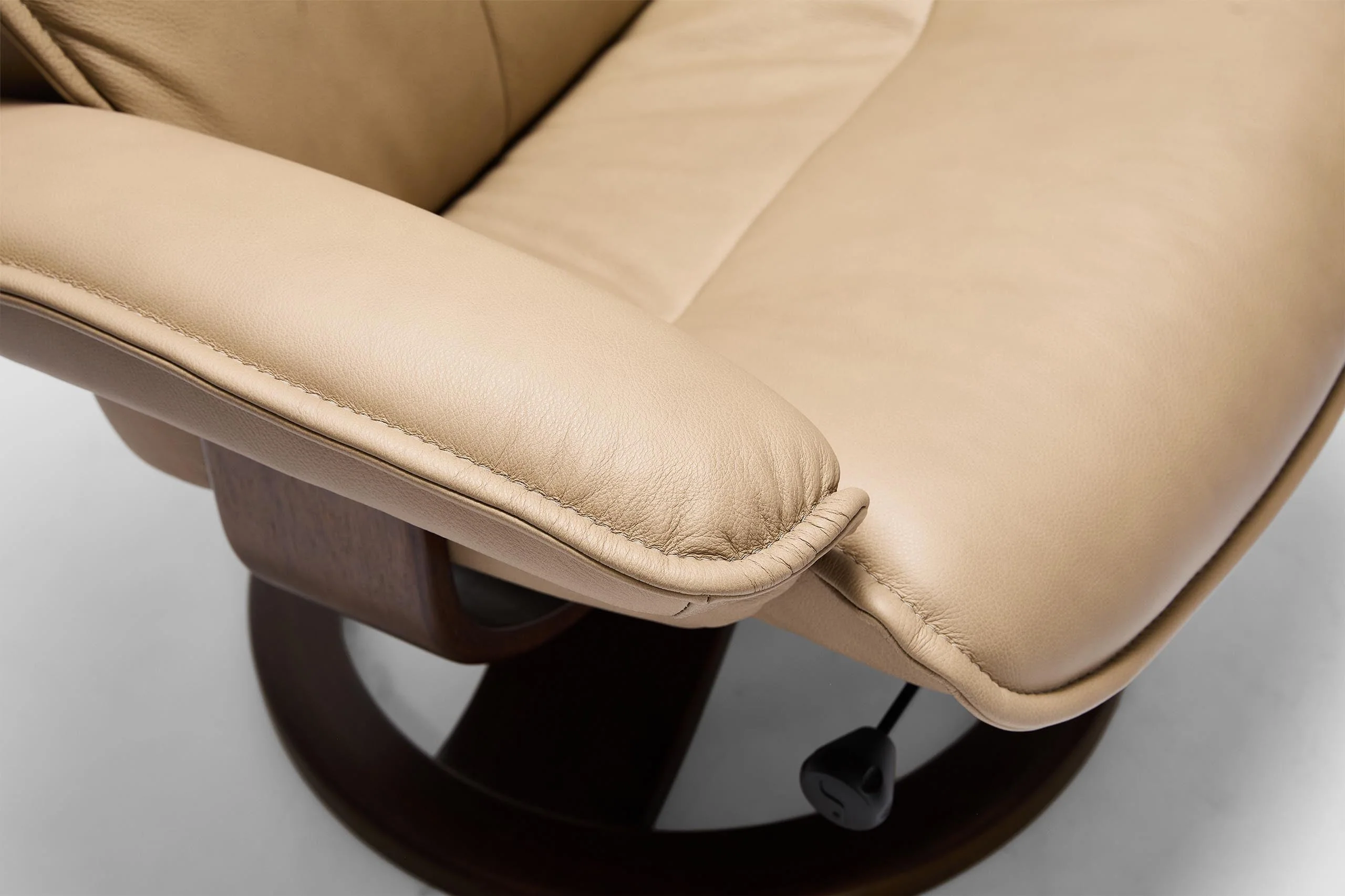 Senator Fjords Recliner Chair + Foostool - Image 12