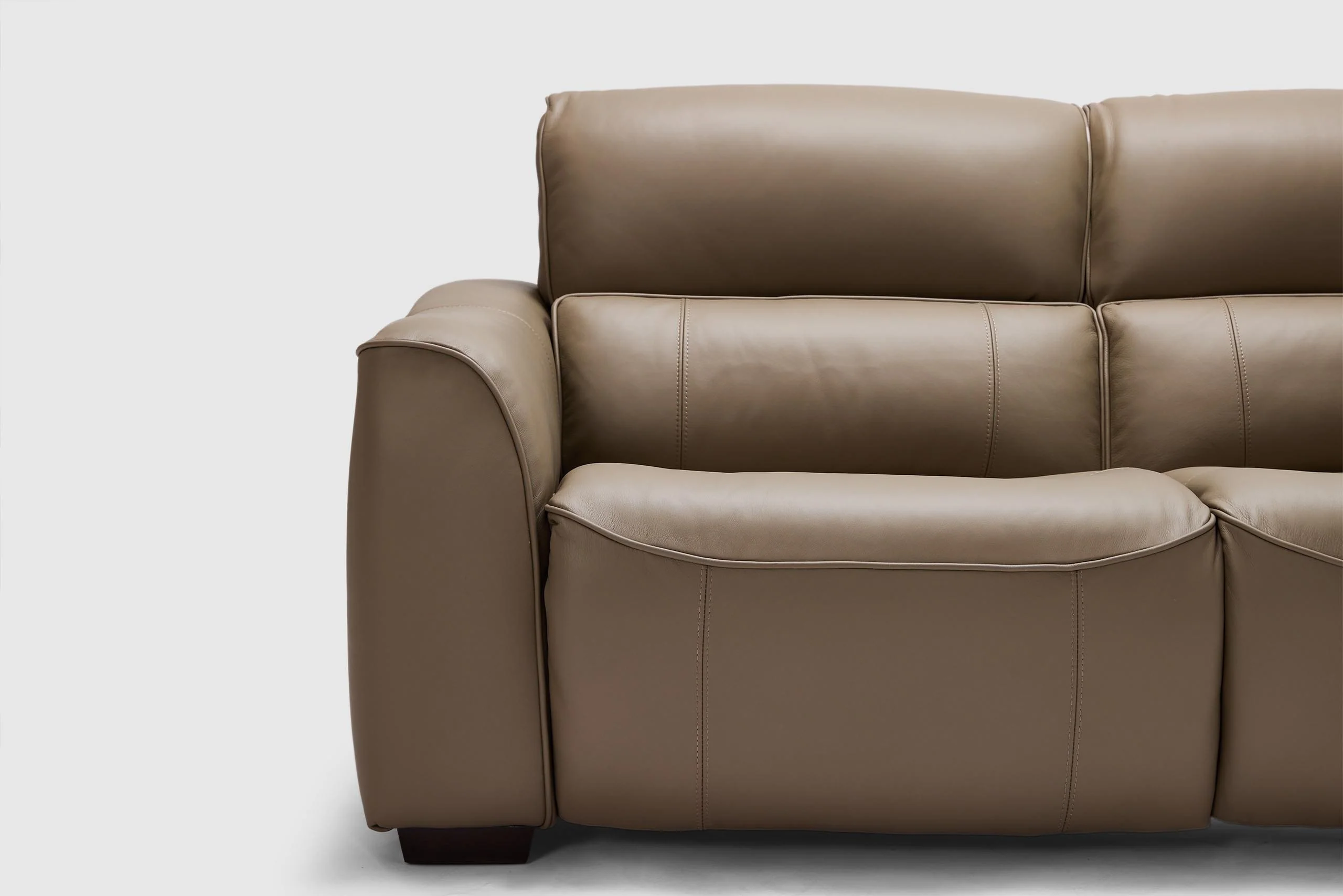 Tara 2.5 Seater With Electric Recliners & Telescopic Headrests - Image 9